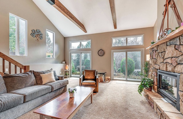 Campton Cabin Near White Mountain Nat'l Forest