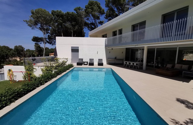 Can Cigonyes with private pool