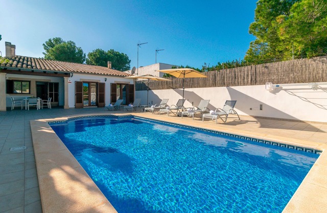 CAN FUENETE - Beautiful villa with private pool near the sea and the beach. Free WIFI.