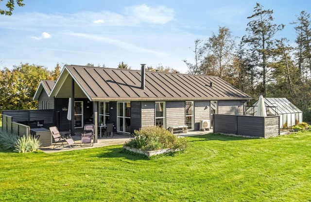 "Carlina" - 700m to the fjord by Interhome