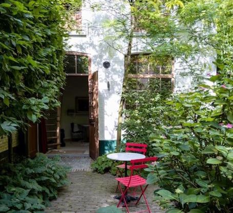 Carriage House in quiet ecological garden