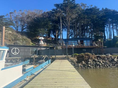 Carriage House Waterfront On Tomales Bay With Dock