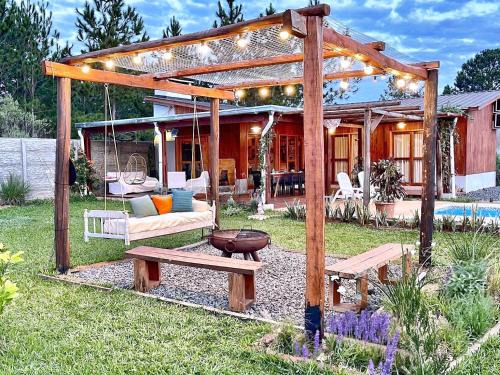 Casa con Piscina y Patio Privado