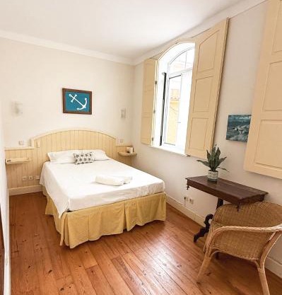 Casa das Ancoras Historic Beach Guesthouse in Buarcos Portugal