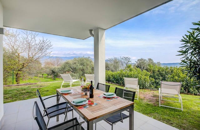 Casa Oleandri Shared Pool & Lake View, Toscolano Maderno, Italy