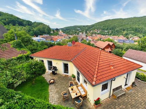 Casa-Philipp, mediterrane, lichtdurchflutete, stilvolle Ruhe-Oase, ebenerdig, barrierefrei, mit Garten, Terrasse, Grill und Sauna im Naturparadies Fränkische Schweiz