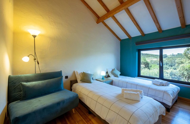 Casa Pinhal – Stylish Apartment with Valley and Pine Forest Views