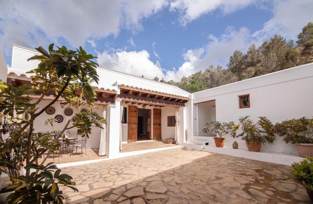 Casa rural Can Rotes con jardin y barbacoa