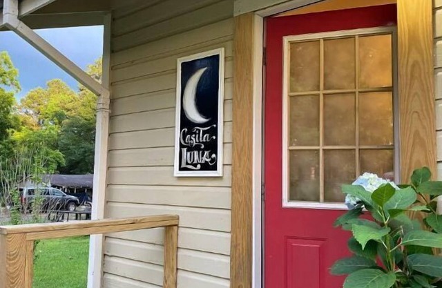 Casita Luna - Hemphill, Texas