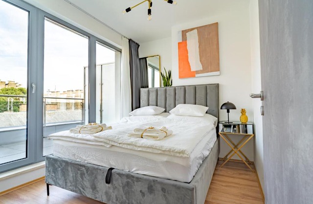 Central Apartment Budapest ~ Roof Terrace/AC/Indoor parking