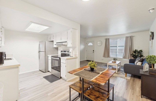 Central Bellevue Guesthouse