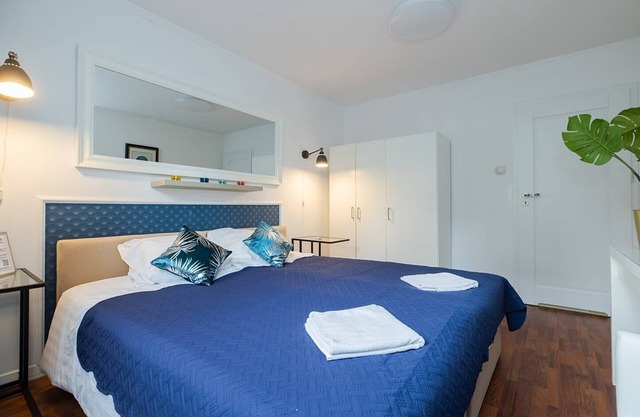 Centrum Warszawy 3 rooms with kitchen and Bathroom