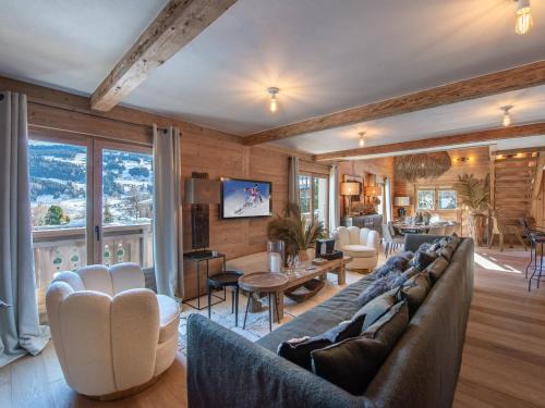 Chalet Chic Rénové à Proximité des Pistes – 5 Chambres pour 11 Personnes - FR-1-569-36