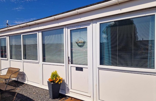 Chalet Ty Lilli Wen -Sleep 6- Pet friendly