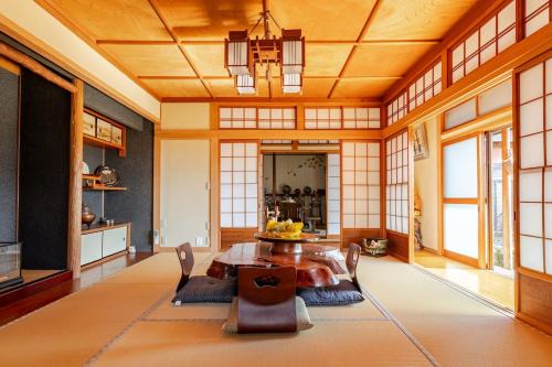 潮宿enjoykeys A private rental space with a Japanese garden