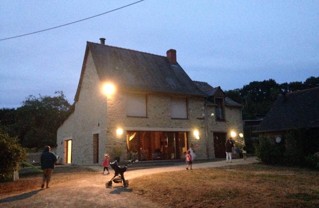 CHARACTER HOUSE /20 Kms from Rennes/ only family and friends bookings