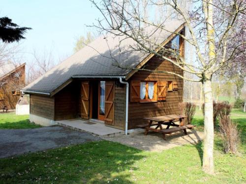 Charmants chalets avec jardin et jeux pour enfants à Mesples - FR-1-489-402