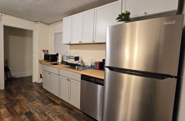 Charming 1-bedroom apartment in lovely Malden