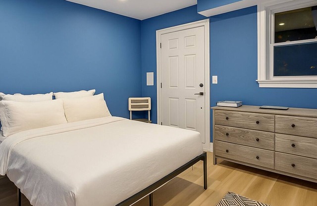 Charming 1-bedroom house with WiFi, AC in enchanting Washington