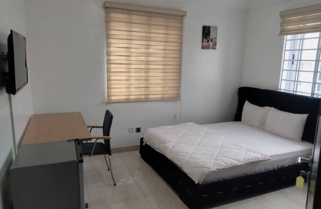 Charming 1-bedroom lodge in superb Accra with AC