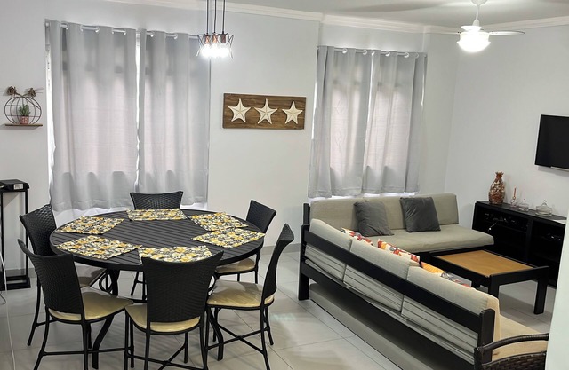 Charming 2-bedroom apartment in terrific Vila Julia Guarujá with AC