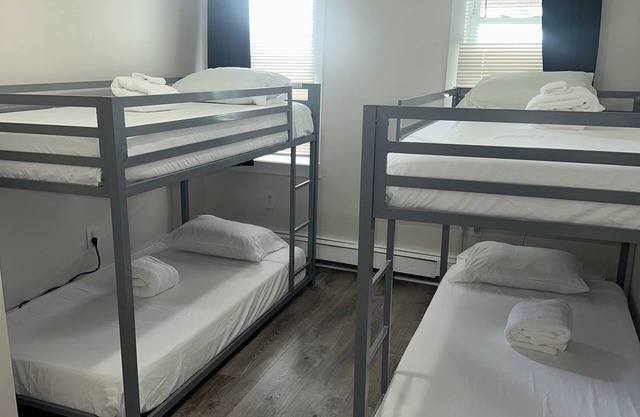 Charming 2-bedroom apartment in lovely West New York with AC