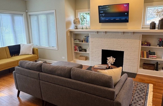 Charming 2-bedroom Home with Midcentury Details