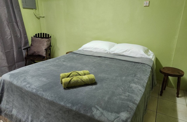 Charming 2-bedroom apartment with WiFi and AC in delightful Diego Martin