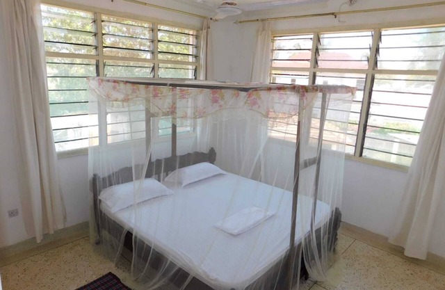 Charming 2-bedroom vacation home centrally located in Malindi