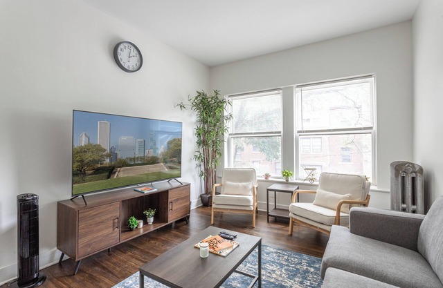 Charming 2BR Stay Ideal for Long or Short Visits