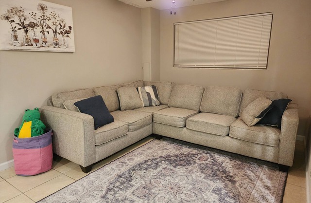 Charming 3-bedroom house in fabulous St. Louis with WiFi, AC