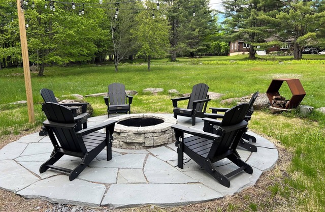 Charming 3-bedroom house in marvelous Hunter. Hot Tub, Pool Table, Ski, Lakes