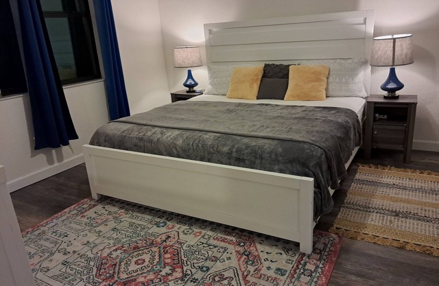 Charming 3-bedroom townhome with access to clubhouse, in pleasant Vero Beach