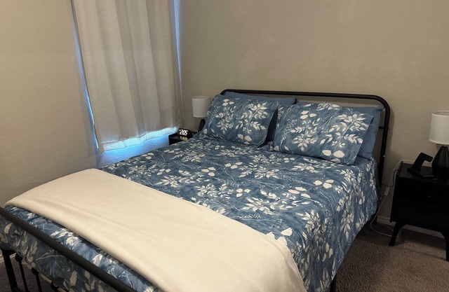 Charming 3-bedroom house in delightful San Antonio with AC