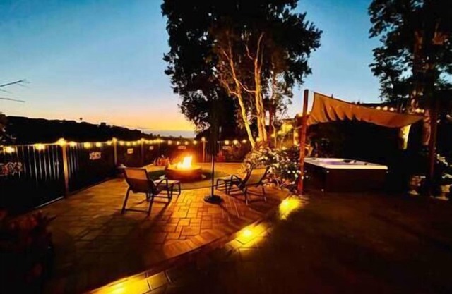 Charming 4-bedroom home w/hot tub & canyon views