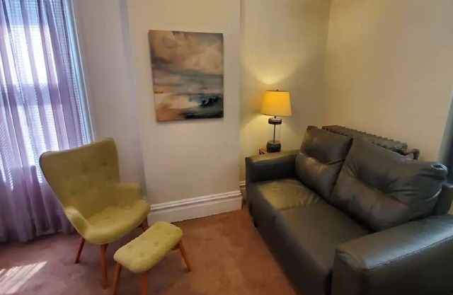 Charming Apartment Great For Traveling Nurses