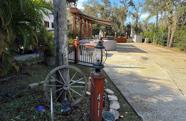 Charming campsite in West Gate River Ranch with WiFi access