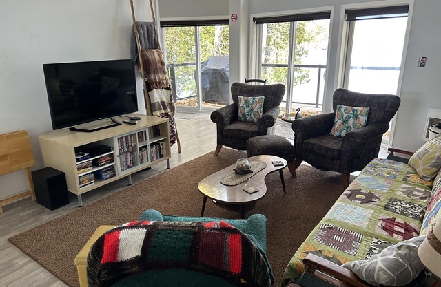 Charming Catchacoma Cottage with Large Deck