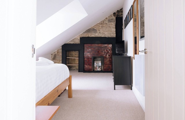 Charming Flat in the Heart of Edinburgh’s Old Town