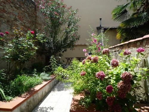 Charming Garden in Florence