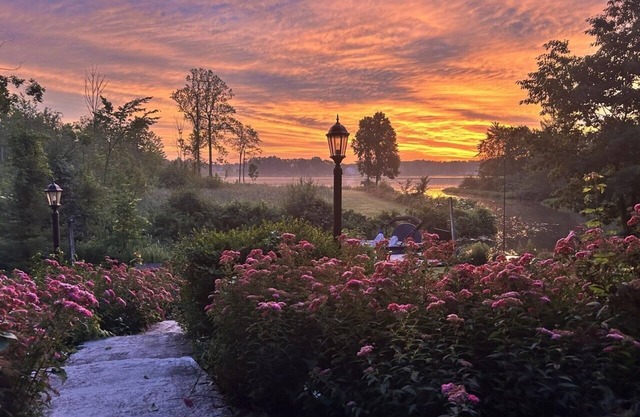 Charming Lake House Getaway