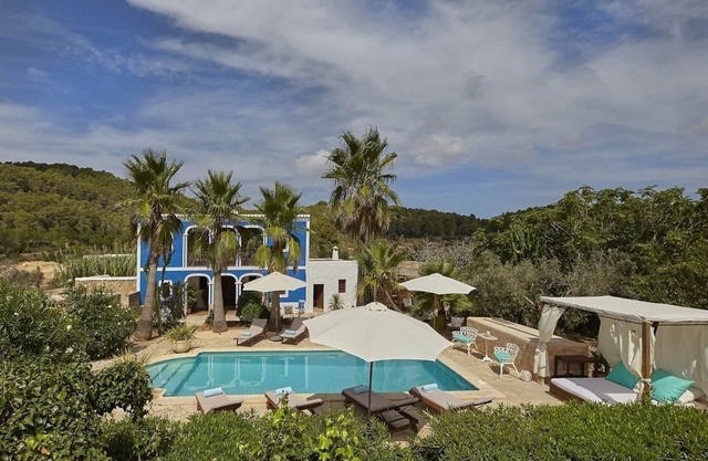Charming renovated Villa in extensive finca with more than 90000 m2 land.