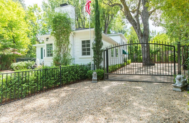 Charming Ross Home for Rent, UNFURNISHED