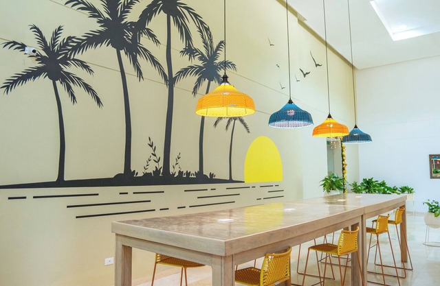 Charming seafront 2-bedroom apartment with AC, WiFi in delightful Santa Marta