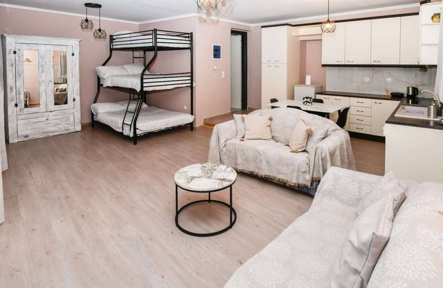 Charming Studio - A Relaxing Retreat in Samos