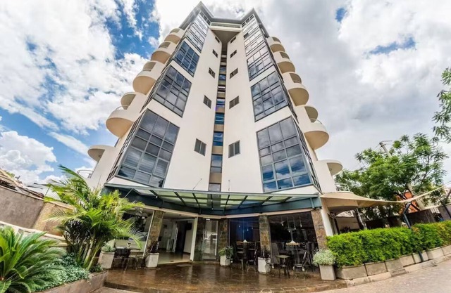 Chic 1-bedroom apartment with AC and fitness room in fabulous Nairobi