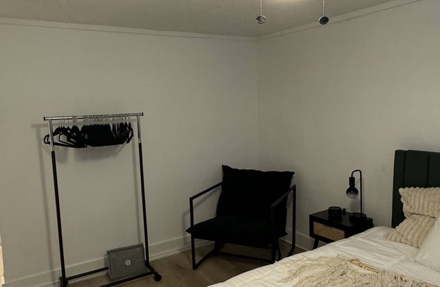 Chic 1-bedroom apartment with AC, WiFi in fabulous Dallas