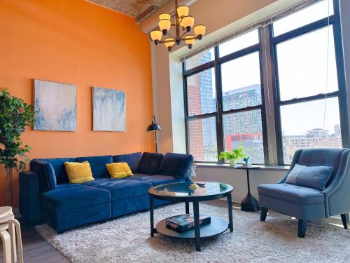 Chic Cozy 2BR Apartment Near McCormick, Place Museum Campus and Soldier Field