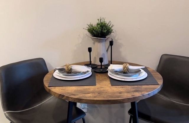 Chic & Cozy Plaza Midwood Gem-1 bedroom condo with A/C