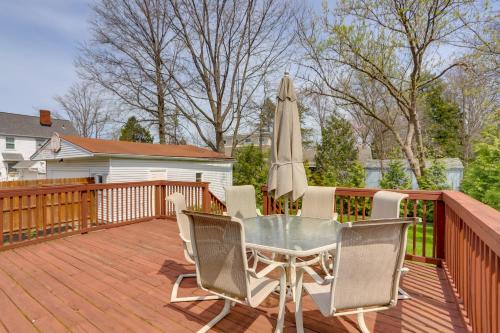 Chic Home with Deck, Walk to Lake Erie!